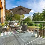 Traditional Architecture Meets Modern Design Ferienhaus Thumby