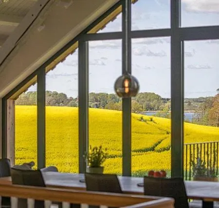 Traditional Architecture Meets Modern Design * Thumby