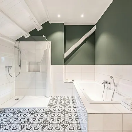 Traditional Architecture Meets Modern Design Thumby