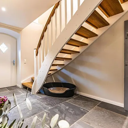 Traditional Architecture Meets Modern Design Ferienhaus *
