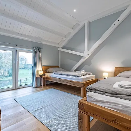 Traditional Architecture Meets Modern Design * Thumby