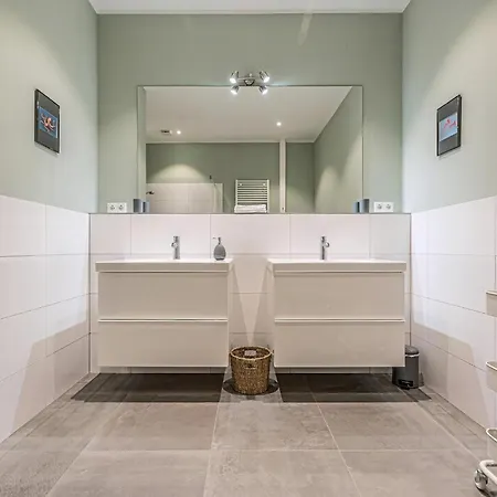 Traditional Architecture Meets Modern Design Thumby